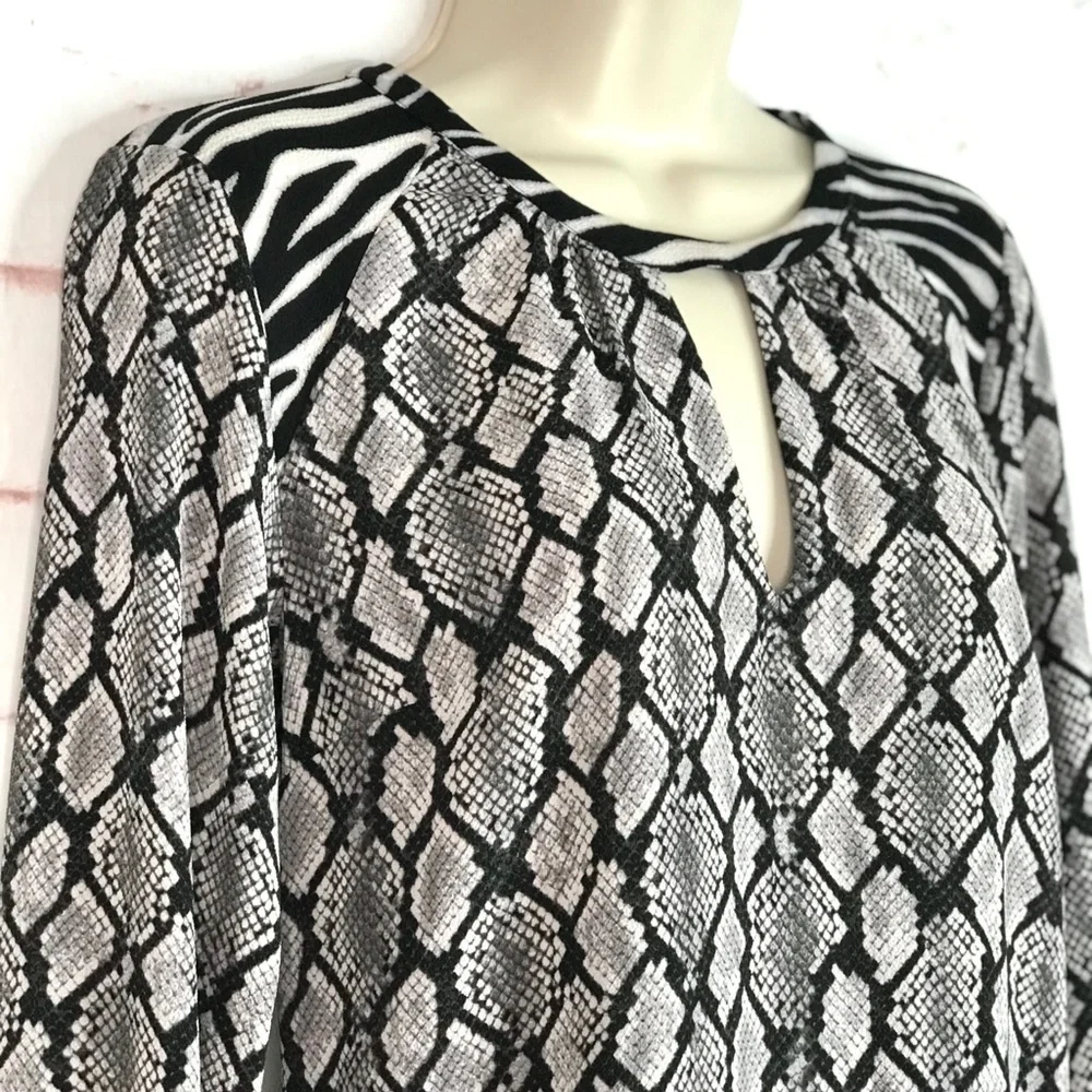 MICHAEL Michael Kors XS Snake Print Keyhole Neck Black & Gray Long Sleeve Blouse